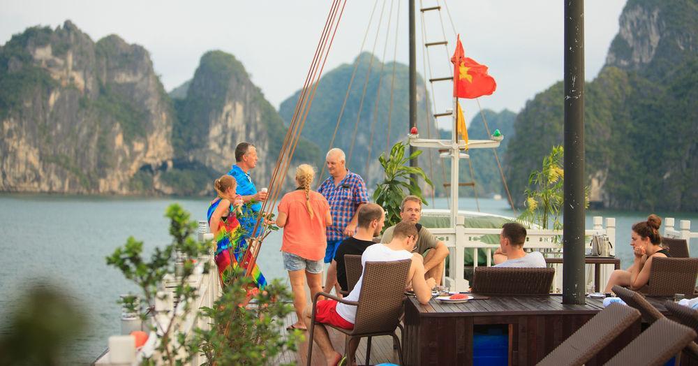 Hotel Legacy Cruise Ha Long Esterno foto